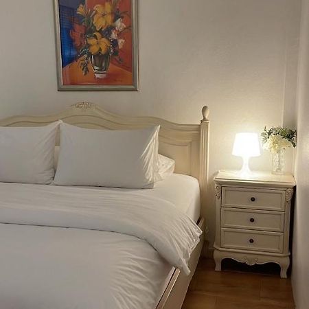 Rynn Hotel Trat Eksteriør bilde